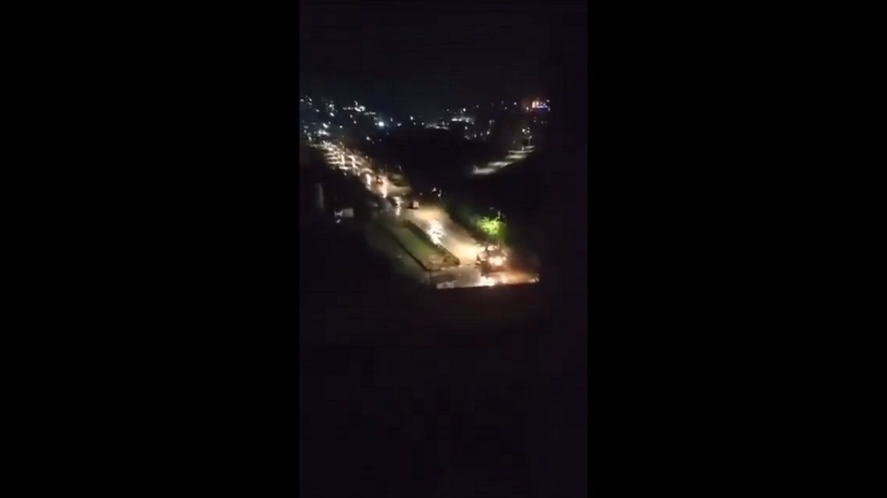 قوات كبيرة من الجيش الإسرائيلي تقتحم مدينة طولكرم ومخيم نور شمس في الضفة الغربية (فيديو)