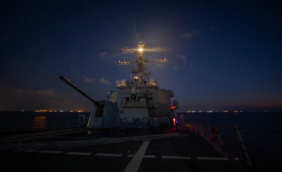 المدمرة الأمريكية USS Carney تعبر قناة السويس - 18 أكتوبر 2023