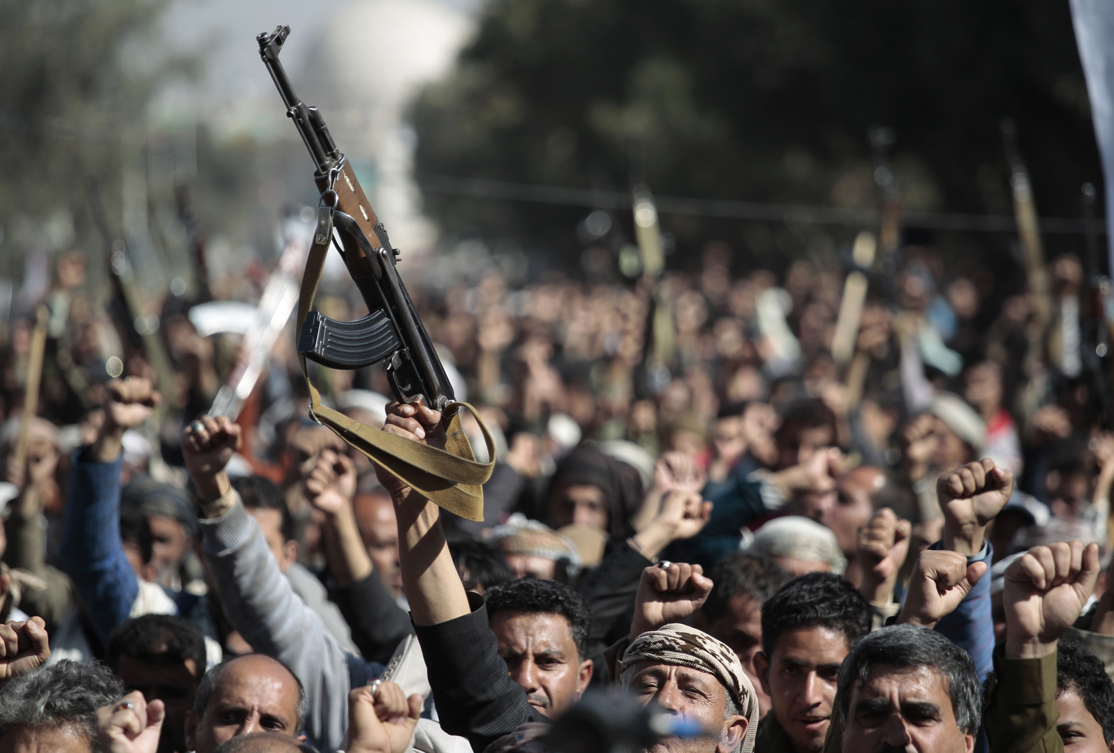 ماذا قالت الدول العربية في الضربة الأمريكية البريطانية على مواقع للحوثيين؟