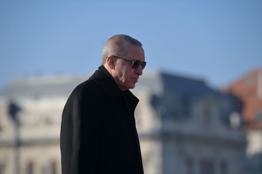 رئيس بيلاروس يحذر من أحداث ضخمة قد تشعل النيران في العالم كله