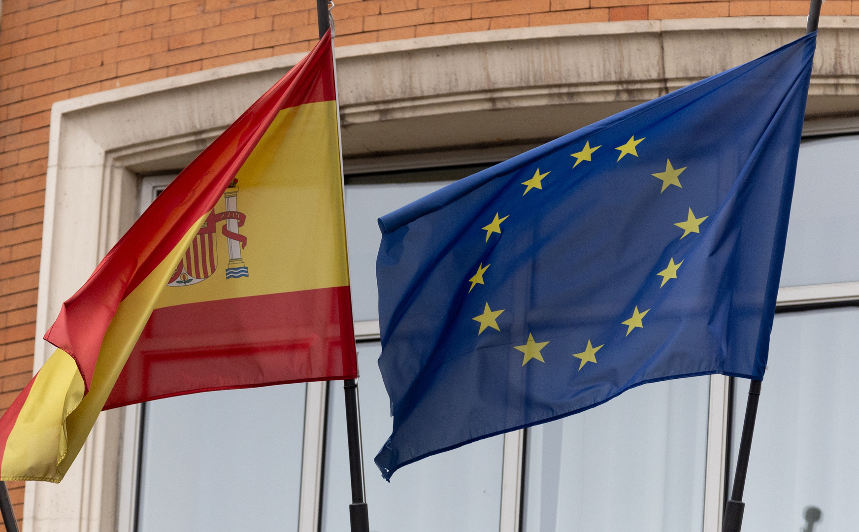 إسبانيا تنأى بنفسها عن المشاركة في مهمة محتملة للاتحاد الأوروبي في البحر الأحمر