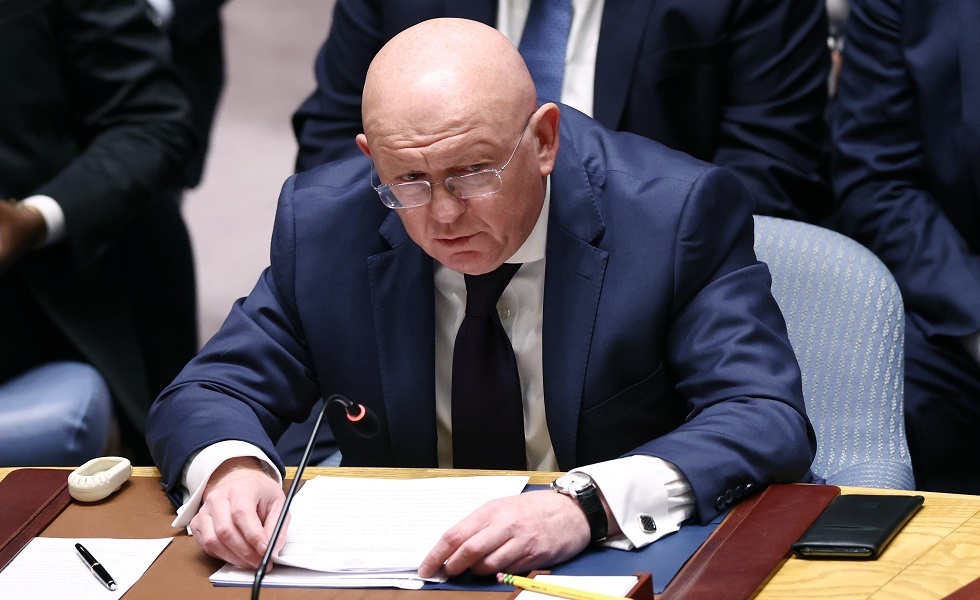 خبير يوضح لـRT غايات واشنطن الحقيقية في البحر الأحمر