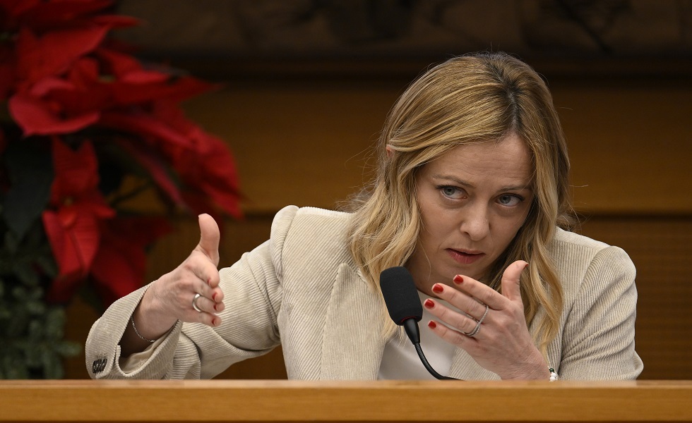 إيطاليا.. فيديو لأكثر من 150 رجلا يؤدون التحية الفاشية وميلوني تدافع عن حكومتها (فيديو) إيطاليا.. فيديو لأكثر من 150 رجلا يؤدون التحية الفاشية وميلوني تدافع عن حكومتها (فيديو)