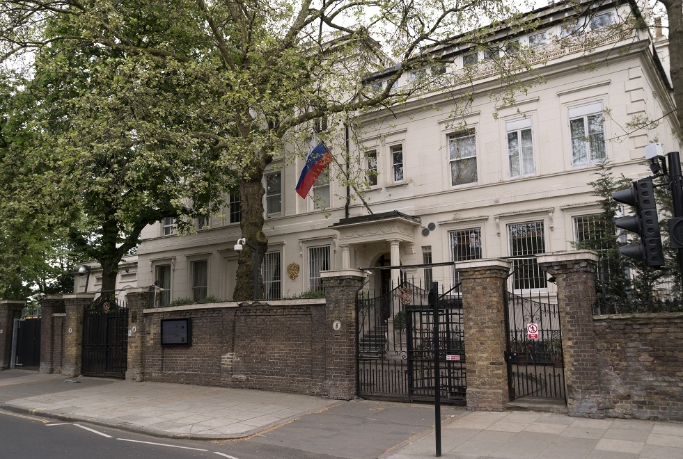 السفارة الروسية تعلق على الاتفاق بين بريطانيا وأوكرانيا