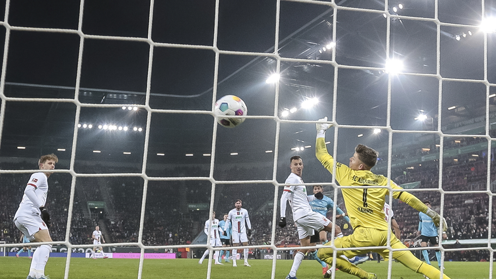 الدوري الألماني.. ليفركوزن ينجو من فخ أوغسبورغ بهدف قاتل الدوري الألماني.. ليفركوزن ينجو من فخ أوغسبورغ بهدف قاتل