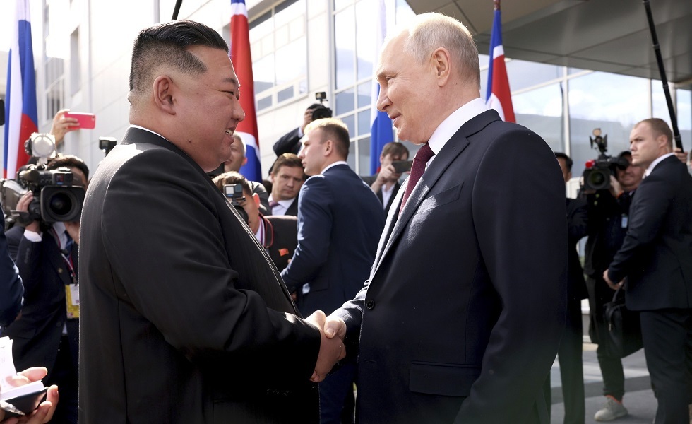 الرئيس بوتين يرحب بالزعيم الكوري الشمالي كيم جونغ في قاعدة فوستوشني الفضائية - سبتمبر 2023