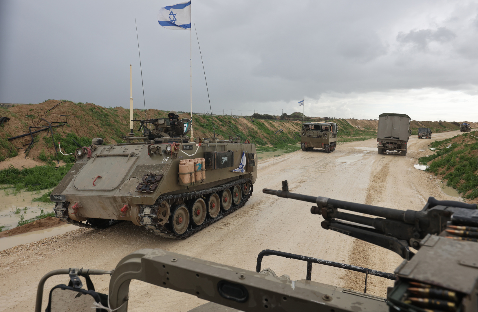 “كتائب المجاهدين” الفلسطينيين تنشر مشاهد لاستهدافها مقرات قيادة الجيش الإسرائيلي في غزة “كتائب المجاهدين” الفلسطينيين تنشر مشاهد لاستهدافها مقرات قيادة الجيش الإسرائيلي في غزة