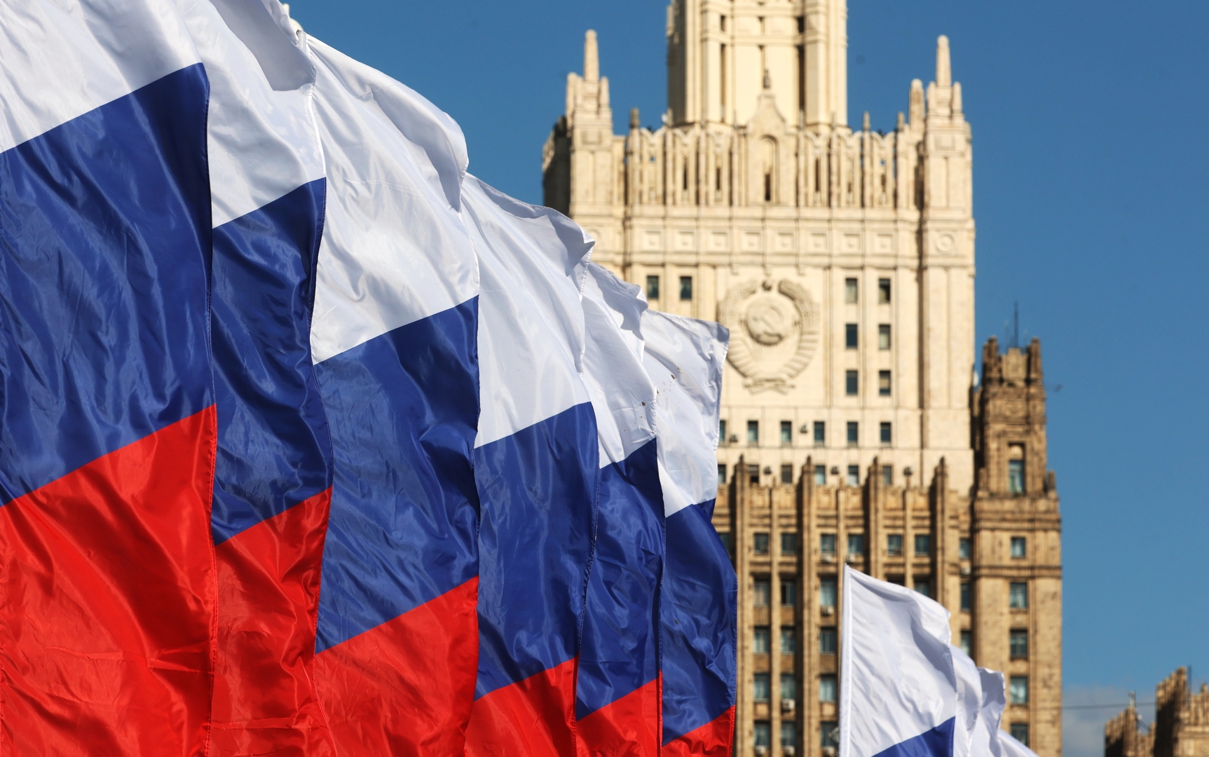 الخارجية الروسية: موسكو ستتخذ إجراءات مماثلة إن أقدم الغرب على مصادرة الأصول الروسية