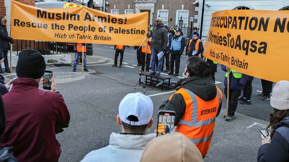 بريطانيا تصنف “حزب التحرير” منظمة إرهابية بريطانيا تصنف “حزب التحرير” منظمة إرهابية
