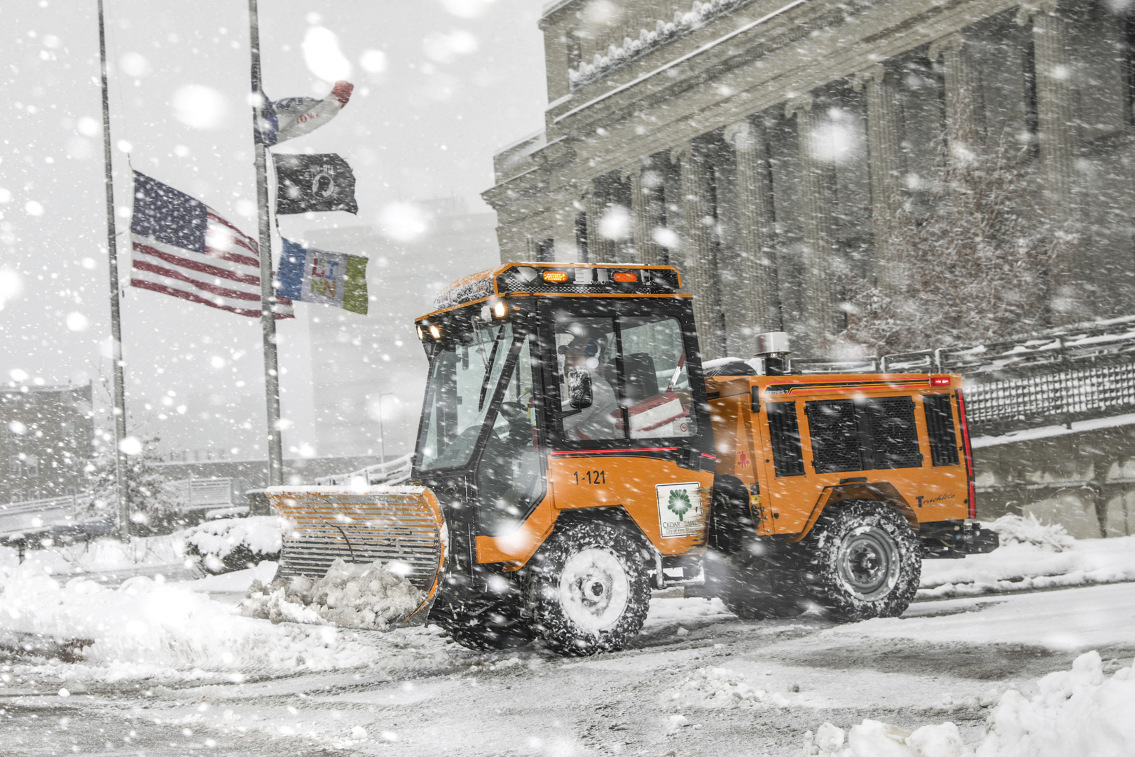 مقتل 50 شخصا في الولايات المتحدة جراء عواصف ثلجية (فيديو)