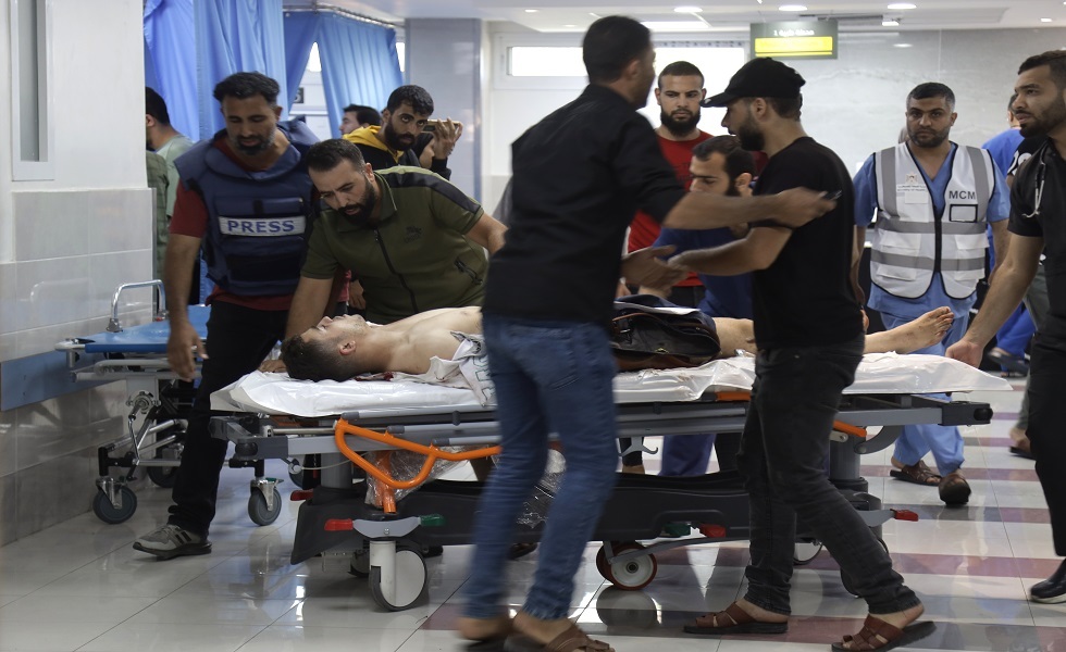 الهلال الأحمر يعلن مقتل 5 أشخاص وإصابة 21 آخرين بقصف إسرائيلي شمال قطاع غزة (فيديو)