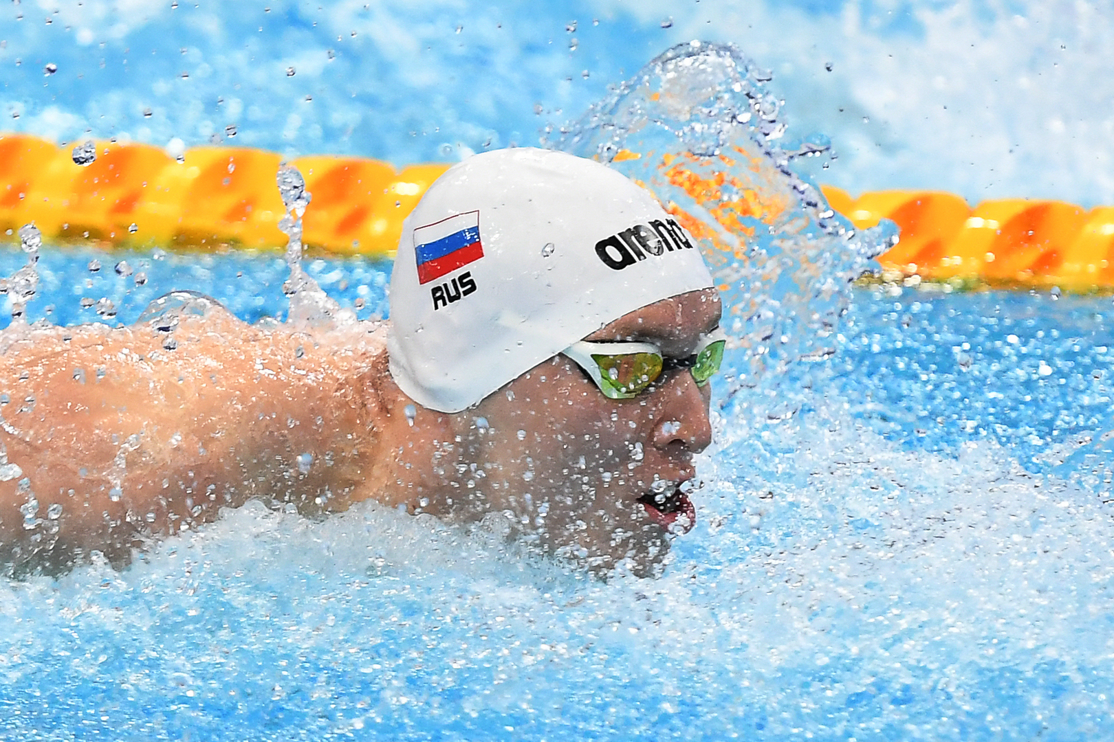 سباح روسي آخر يرفض وضع الحياد في أولمبياد باريس 2024