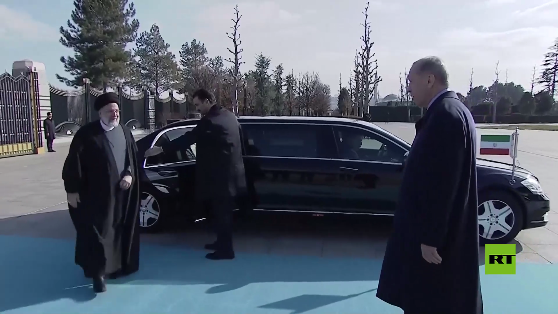 بالفيديو.. مراسم استقبال أردوغان لرئيسي في أنقرة