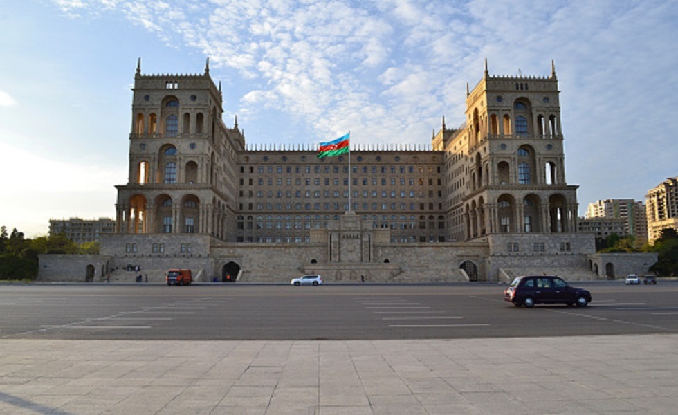 مقر الحكومة الأذربيجانية في العاصمة باكو