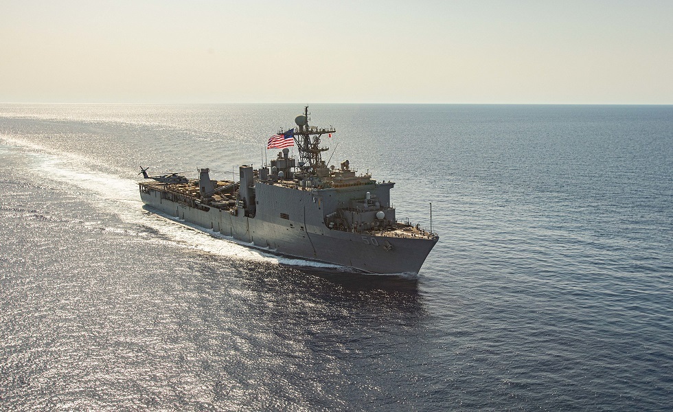سفينة حربية أمريكية في إطار عملية 