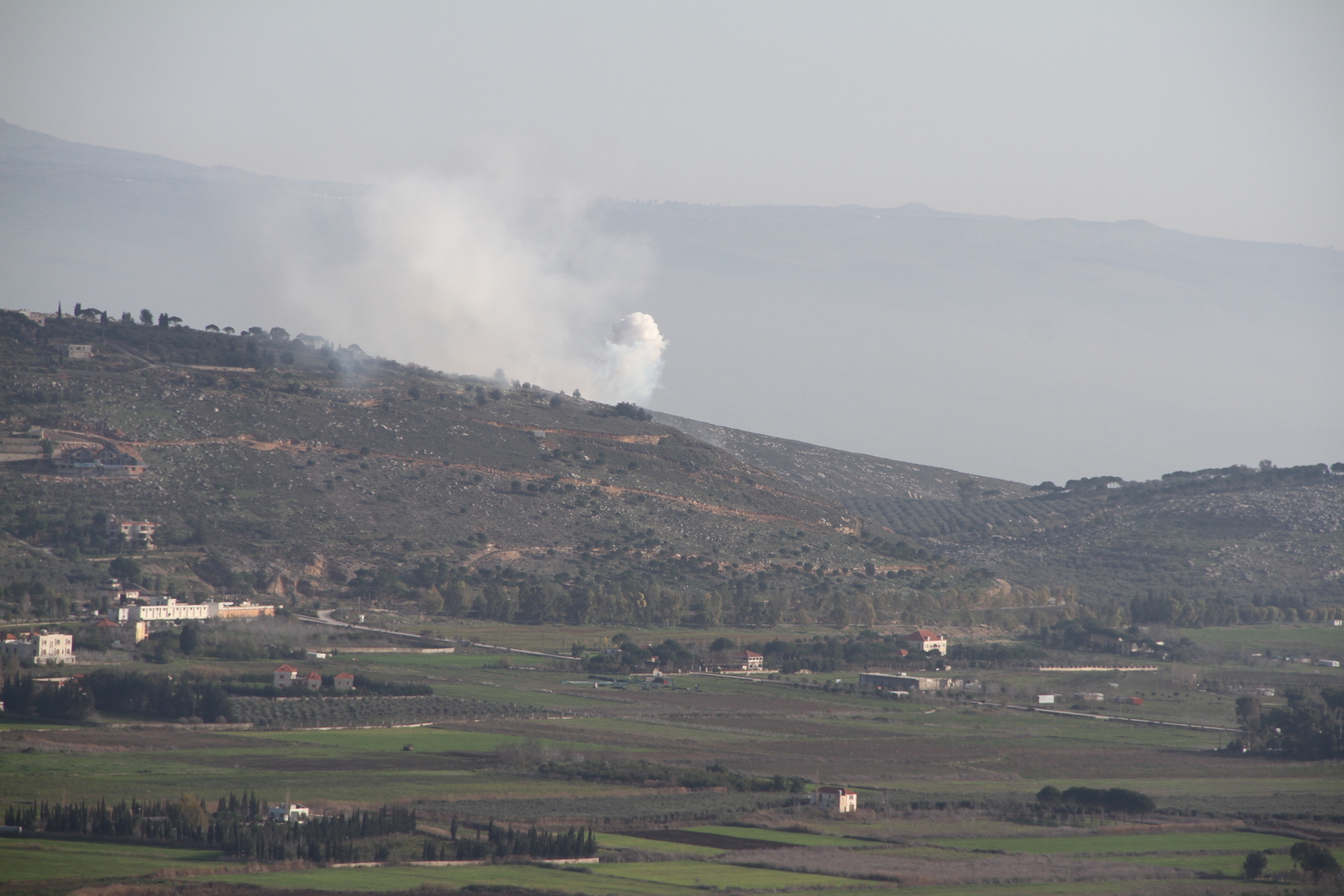 تجدد القصف الإسرائيلي وانفجار صاروخ للقبة الحديدية بأجواء جنوب لبنان تجدد القصف الإسرائيلي وانفجار صاروخ للقبة الحديدية بأجواء جنوب لبنان
