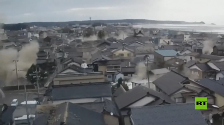 شاهد.. مباني تهتز مع وقوع زلزال قوي ضرب اليابان في أولى ساعات العام الجديد