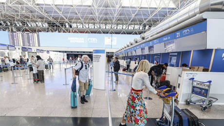 إضراب موظفي المطارات في إيطاليا يهدد بإلغاء مئات الرحلات
