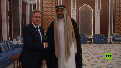 أمير قطر يستقبل بلينكن في قصر لوسيل
