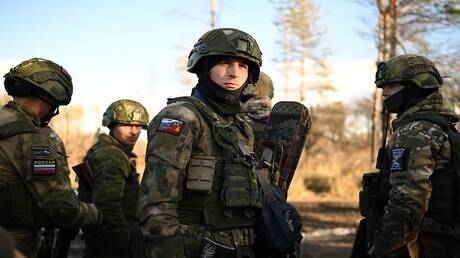 مدفيديف: تدفق المتطوعين للانضمام للجيش الروسي أدهش نظام كييف