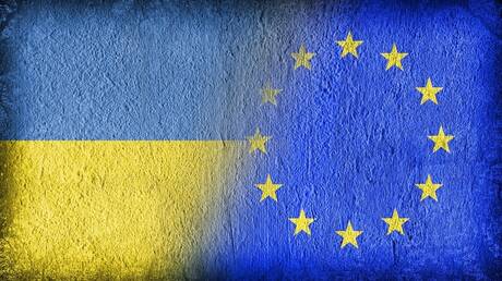 موقع أوروبي: بروكسل توافق على تقديم تنازلات للمجر في مسألة تمويل كييف