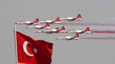 الدفاع التركية تؤكد شن عملية جوية فجرا شمال العراق وسوريا وتكشف التفاصيل