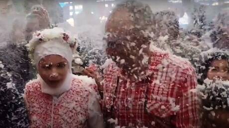 انتصارا للحياة.. حفل زفاف في مدرسة للنازحين برفح يتحدى الحرب المدمرة (صور + فيديو)