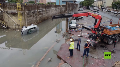 فيضانات عارمة تغرق مدينة ريو دي جانيرو البرازيلية