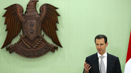 الأسد يصدر مرسومين بشأن عقوبات على التعامل بغير الليرة السورية ومزاولة مهنة الصرافة بغير ترخيص