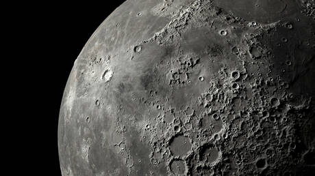 العثور على صخور مغطاة بغبار فريد من نوعه على سطح القمر
