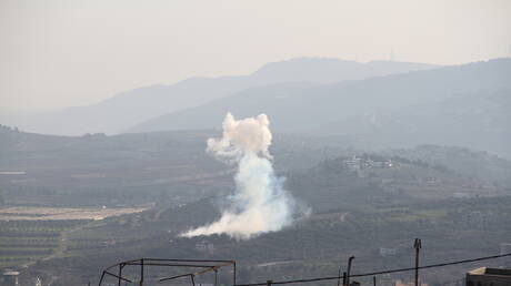 حزب الله يعلن استهداف موقعين إسرائيليين وتجدد القصف الإسرائيلي على جنوب لبنان