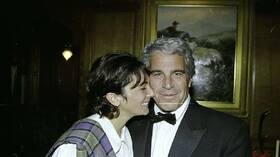 "ديلي ميل": جيفري إبستين سجل أشرطة جنسية مع قاصرات للأمير أندرو وبيل كلينتون