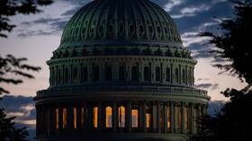 سيناتور أمريكي: مجلس الشيوخ يدرس تحديد شروطه لتقديم المساعدات لإسرائيل