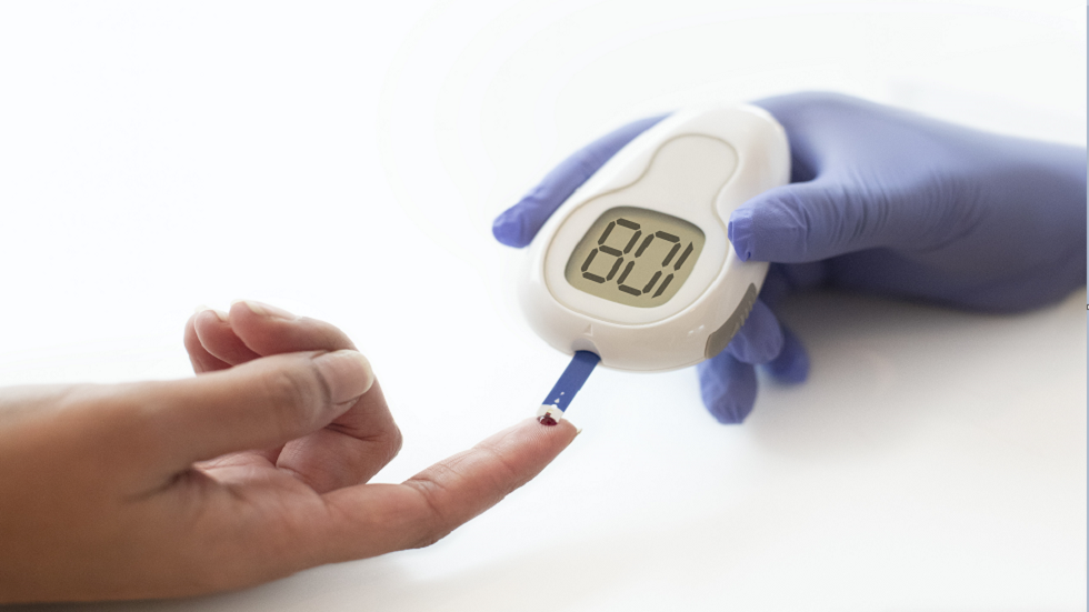 طبيب يشارك أفضل طريقتين لعلاج السكري بشكل طبيعي