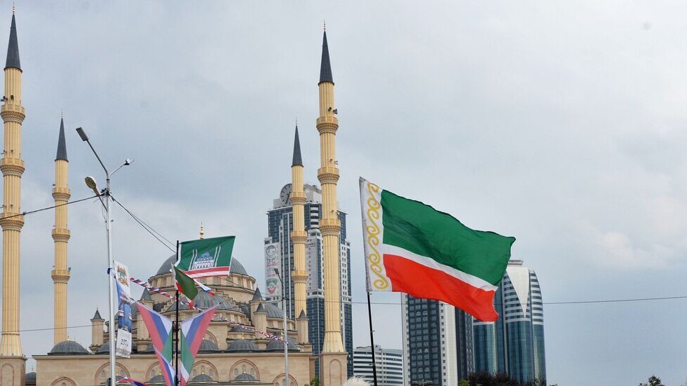 الشيشان تعلن منح 30 فلسطينيا عملا 22 منهم في مؤسسات طبية