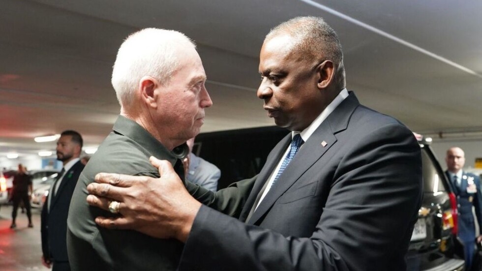 أوستن يدعو غالانت إلى التحول لتنفيذ هجمات أقل حدة في غزة وإيصال المساعدات بلا انقطاع لسكان القطاع