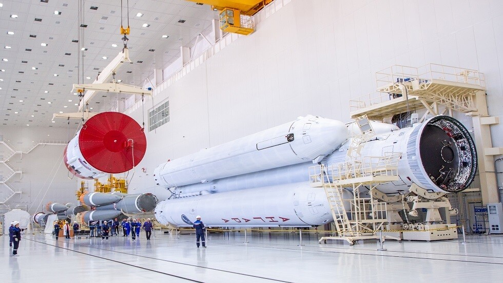 بوريسوف يكشف عن قدرات "روس كوسموس" في إنتاج صواريخ Angara الثقيلة