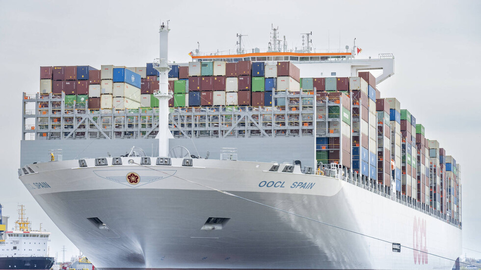 شركة شحن فرنسية تقرر تعليق رحلاتها عبر البحر الأحمر