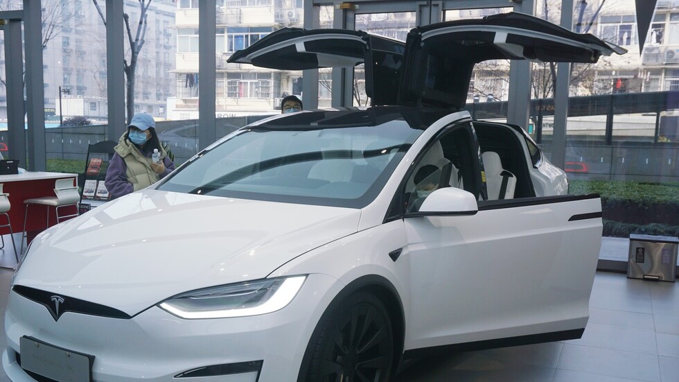 ماسك يوضح سبب استدعاء شركة "تسلا" مليوني سيارة