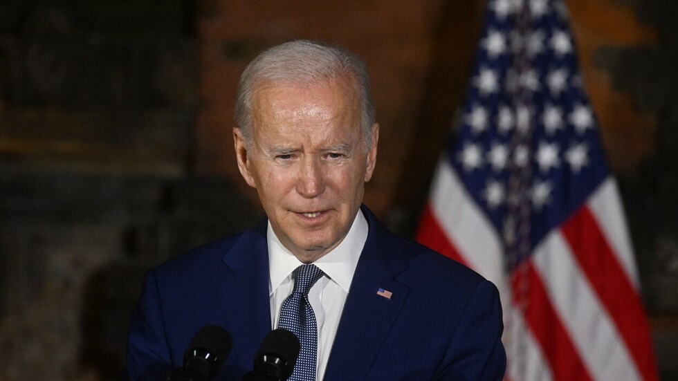 "فورين بوليسي": قرار بايدن تعليق عقود تصدير الغاز المسال هدية لبوتين