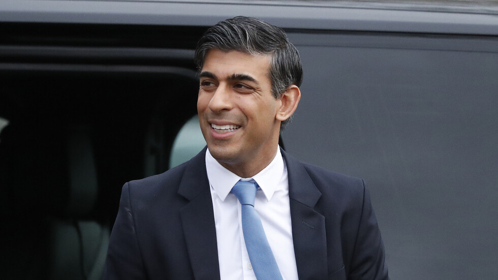 رئيسا وزراء بريطانيا وإيرلندا يلتقيان ممثلي السلطات الجديدة في إيرلندا الشمالية