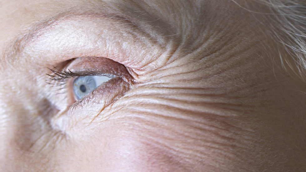 كيف تؤثر التجاعيد على نظرة الآخرين إلينا؟