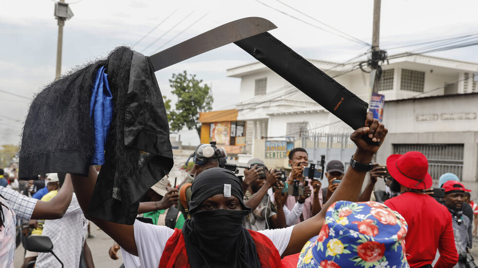 احتجاجات في هايتي تطالب باستقالة رئيس الوزراء