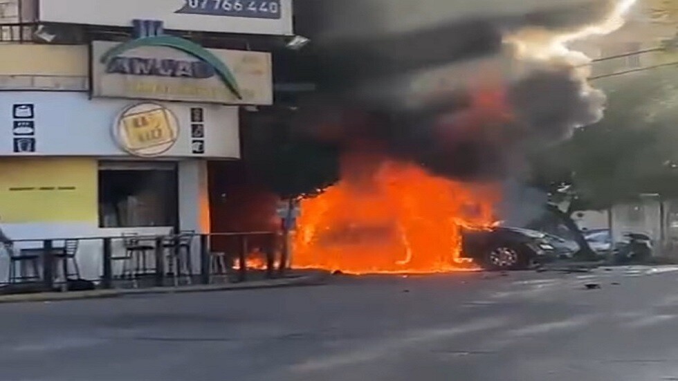 مشاهد توثق لحظة استهداف مسيرة إسرائيلية لعنصرين من "حزب الله" جنوب لبنان