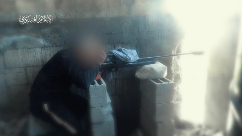 شاهد.. "كتائب القسام" تبث مشاهد من عمليات قنص واستهداف آليات إسرائيلية غرب مدينة غزة