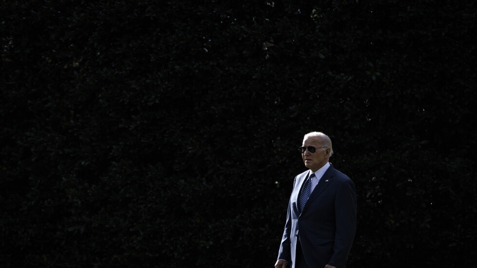 مستشار كلينتون السابق: وضع الديمقراطيين في الولايات المتحدة مريع بسبب بايدن