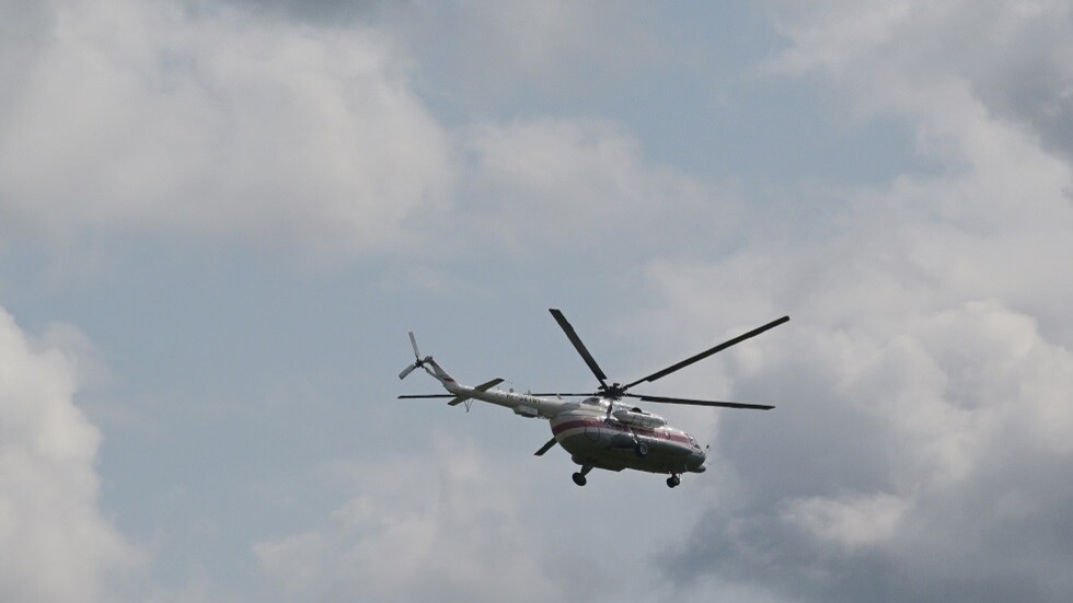 انتشال جثث طاقم مروحية "مي-8" المنكوبة في جمهورية كاريليا الروسية (فيديو)