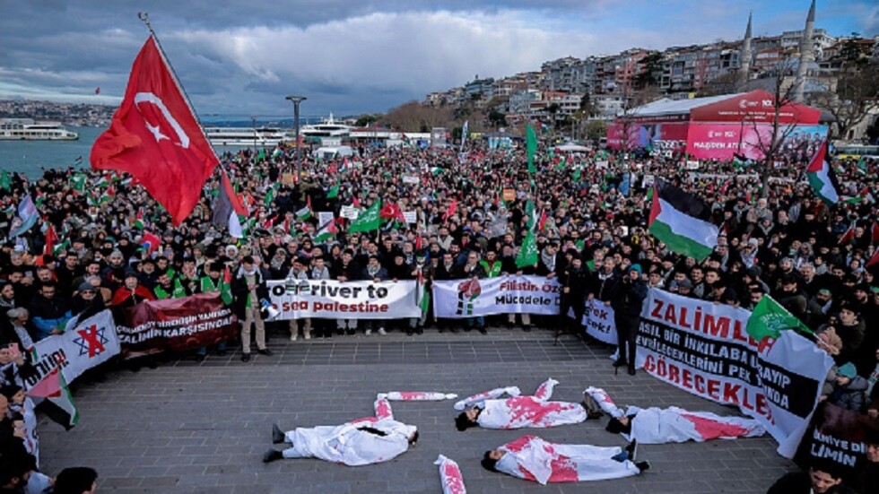 "أسطول الحرية الدولي": نعتزم الإبحار لكسر الحصار الإنساني المفروض على قطاع غزة