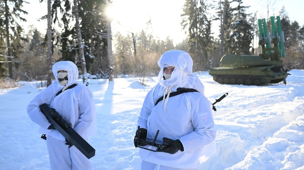 ضابط استخبارات أمريكي: تصدع وحدة القوات الأوكرانية على طول خط الجبهة