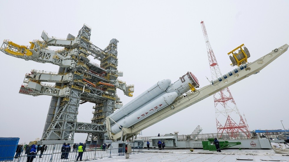 روسيا تختبر مجمع إطلاق الصواريخ الجديد في مطار 